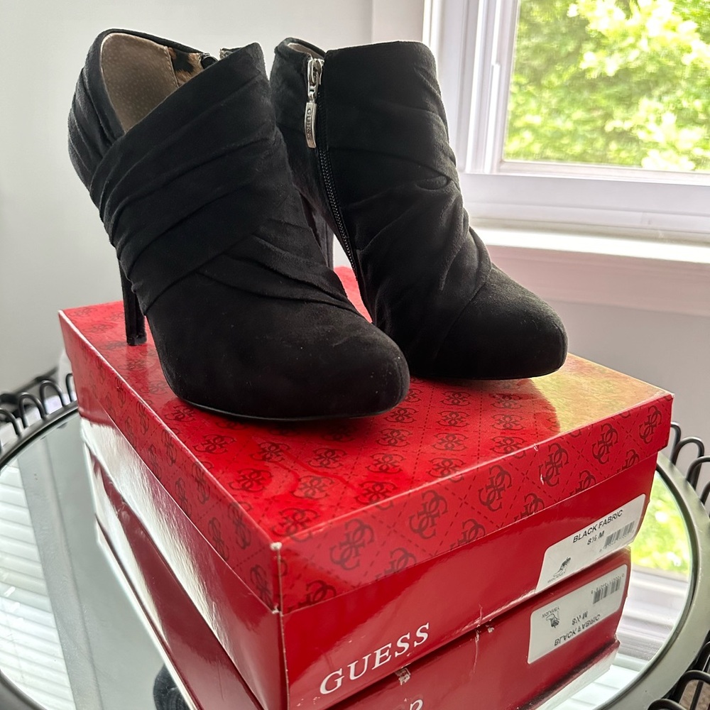 Guess Black Suede Booties Size 8.5